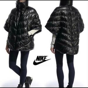 Nike Cascade Down a Puffer Women’s Poncho Jacket
